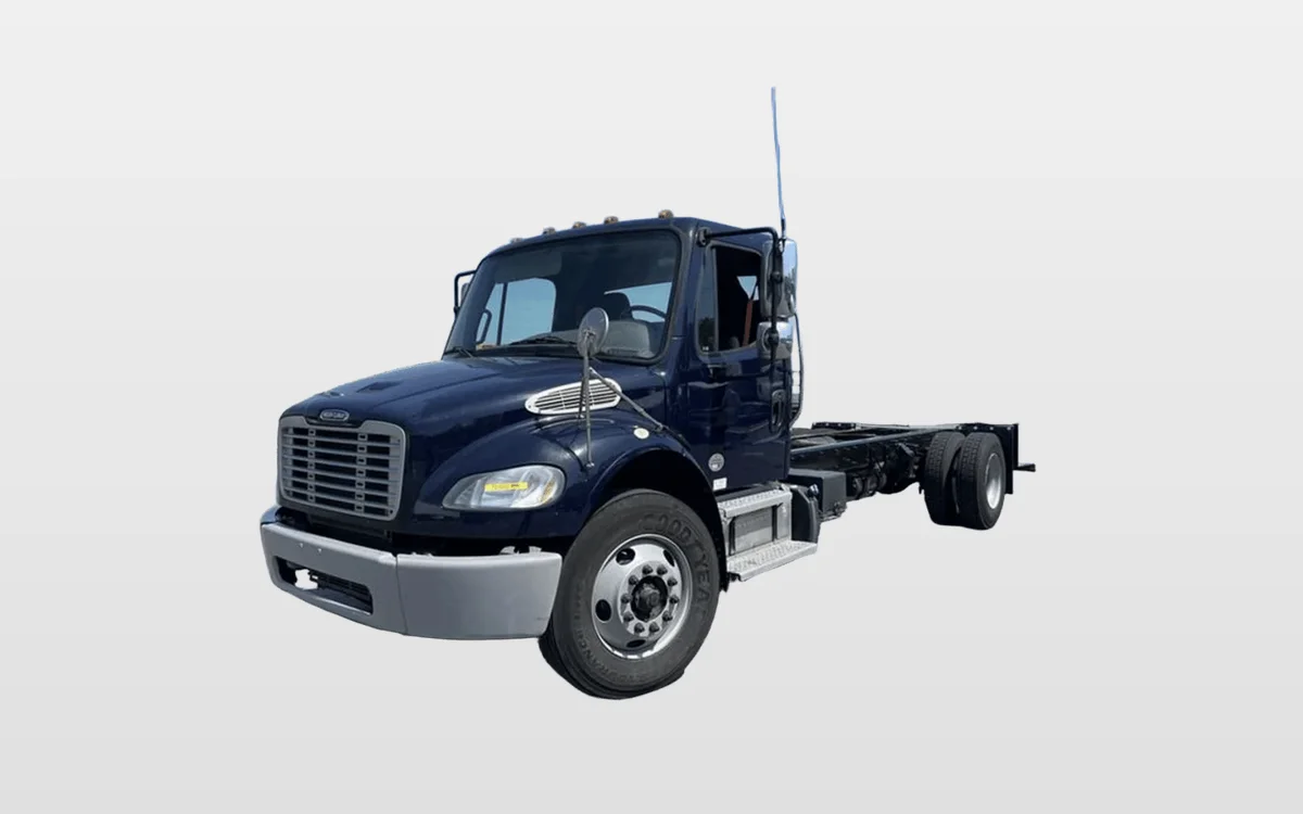 2018 Freightliner M2 106 - image 1