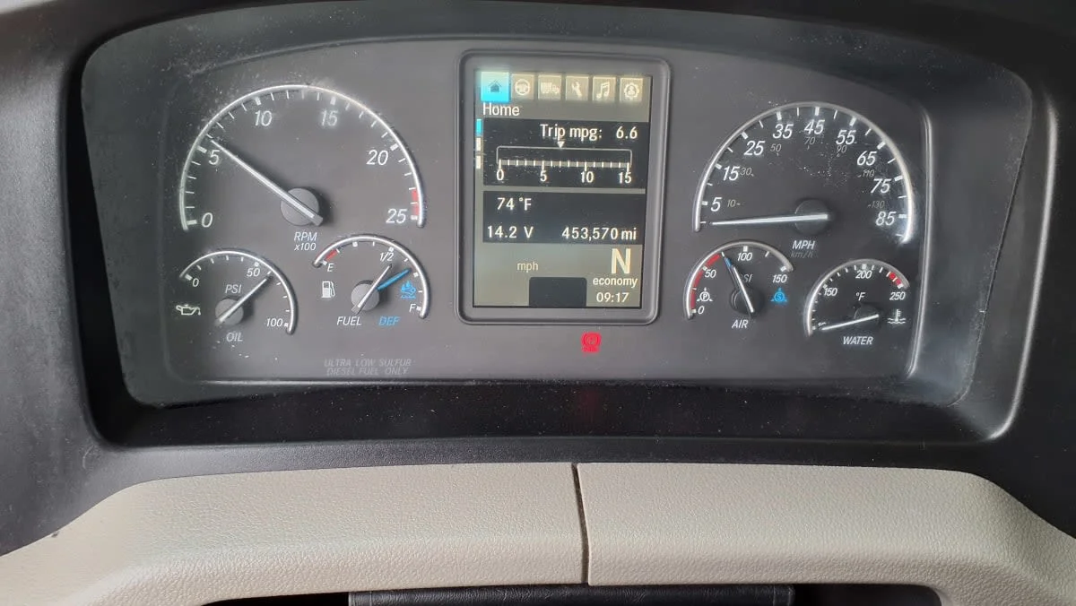 2020 Freightliner Cascadia - image 10