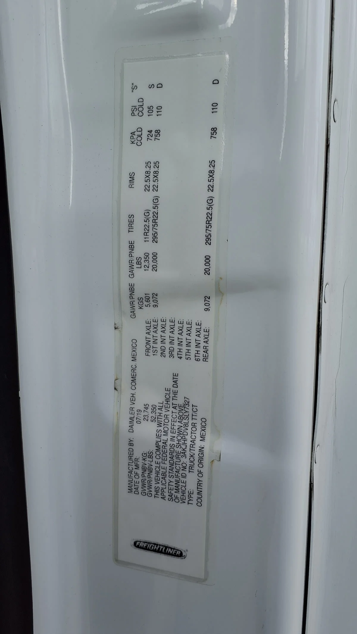 2020 Freightliner Cascadia - image 11