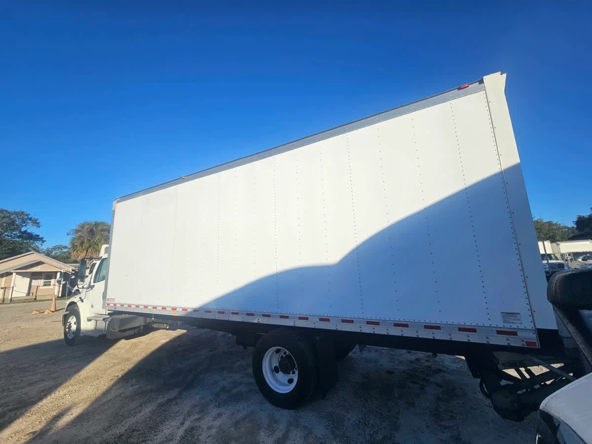 2019 Freightliner M2 106 - image 6