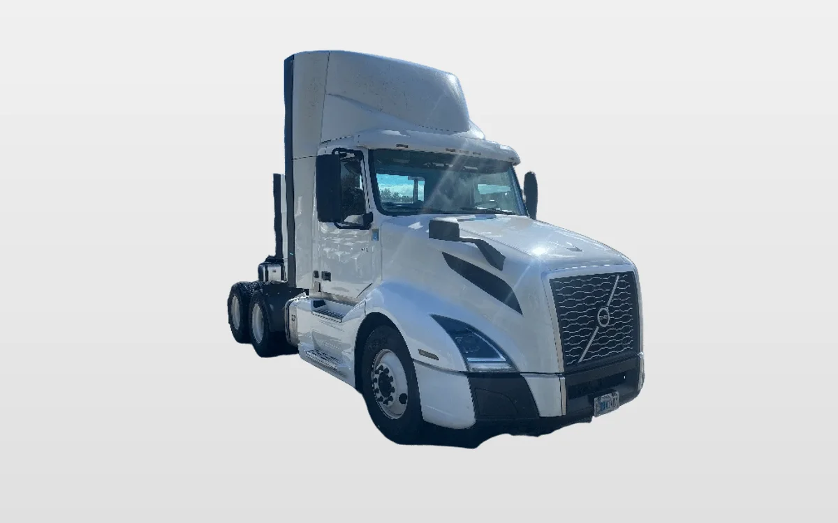 2020 Volvo - image 1