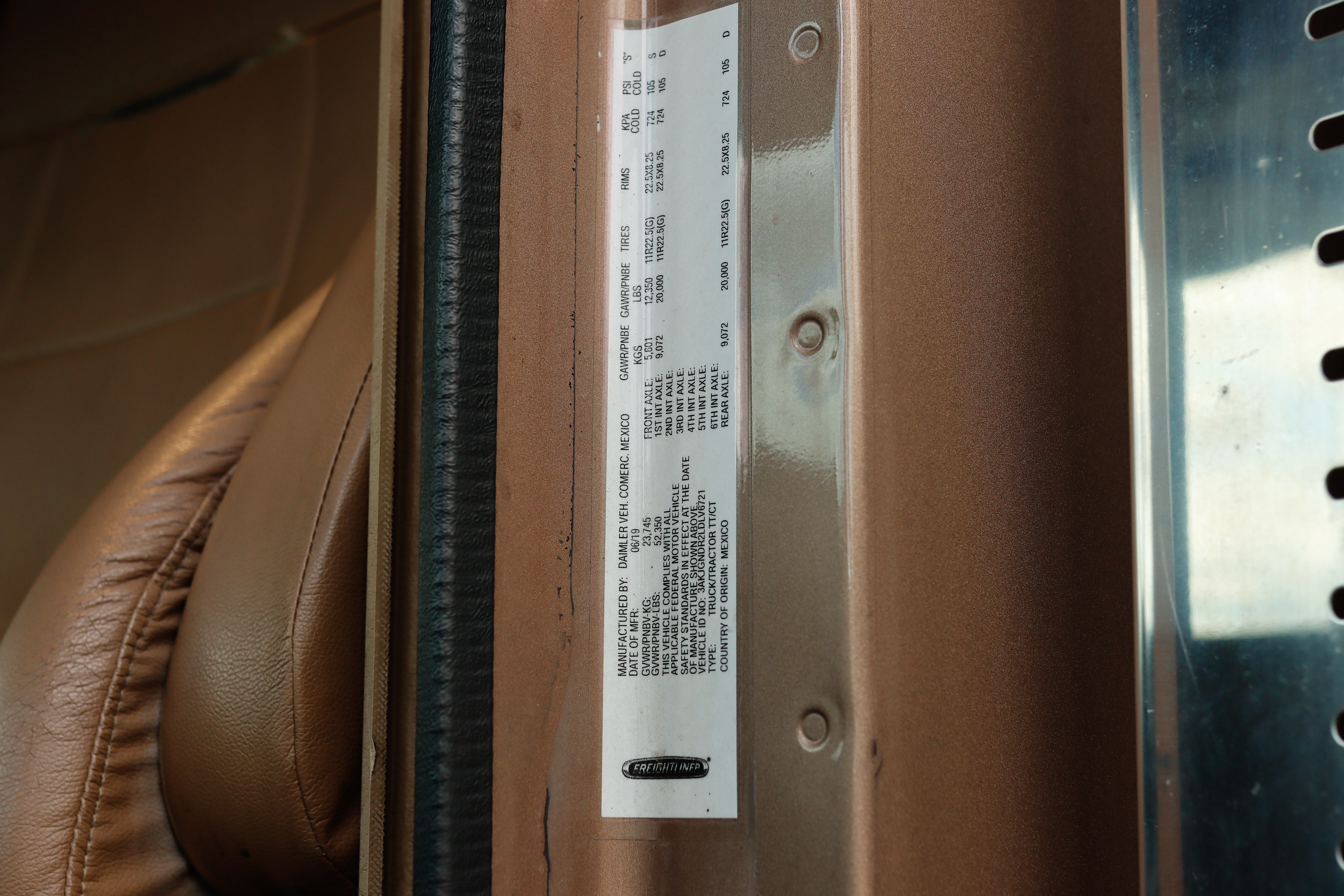 2020 Freightliner 122SD - image 21