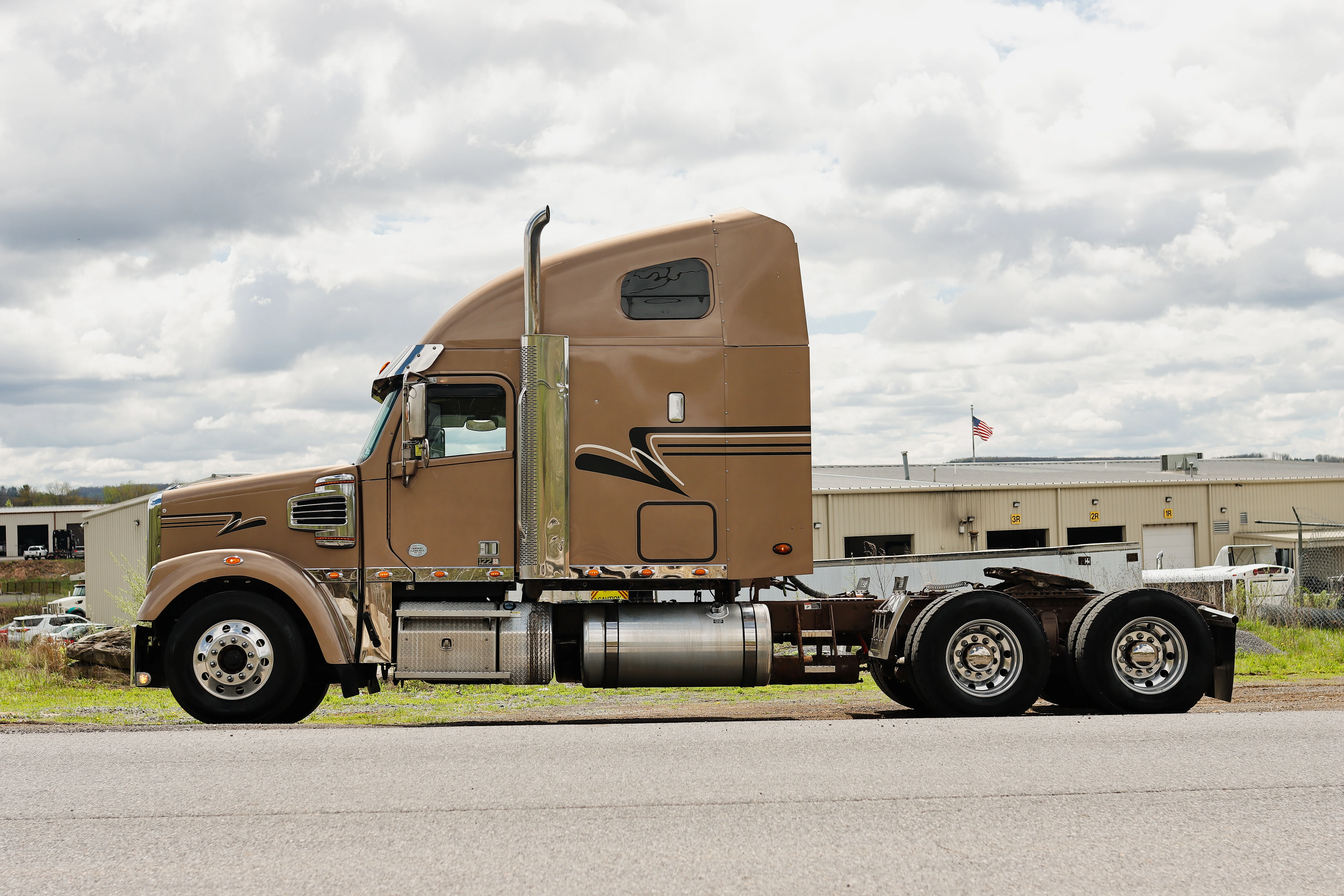 2020 Freightliner 122SD - image 2