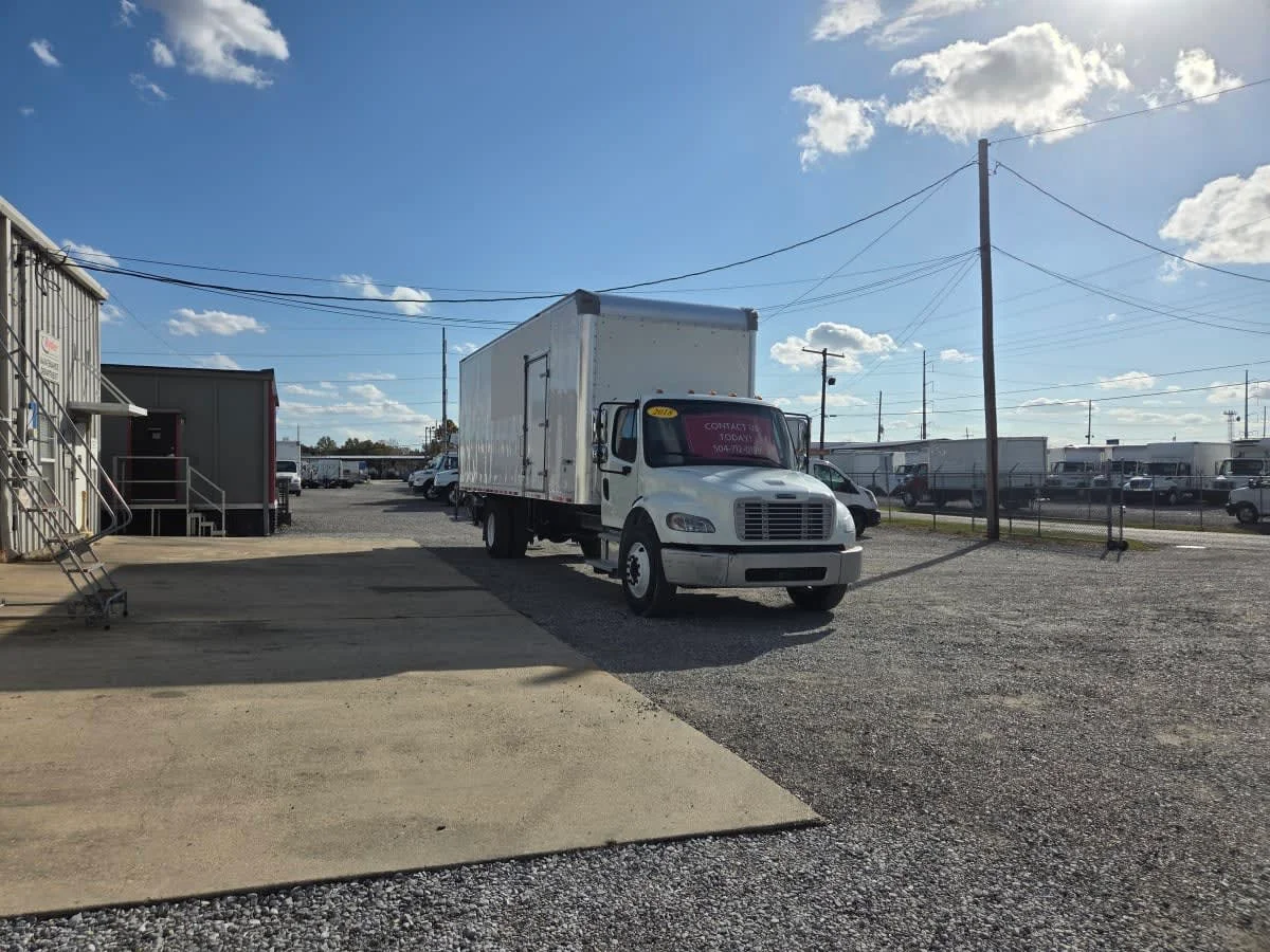 2018 Freightliner M2 106 - image 3