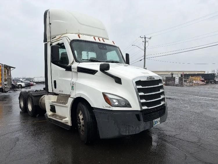 2020 Freightliner Cascadia in Chicopee, MA