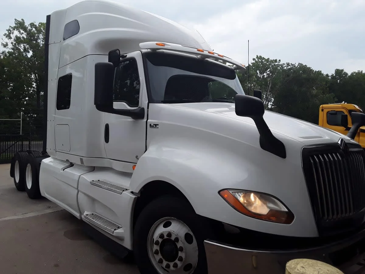 2020 International LT in Kansas City, MO — photo 3