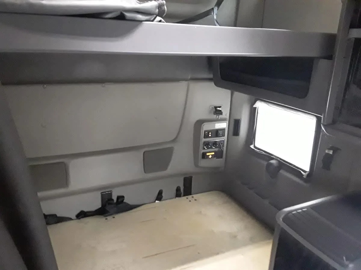 2020 International LT in Kansas City, MO — photo 8