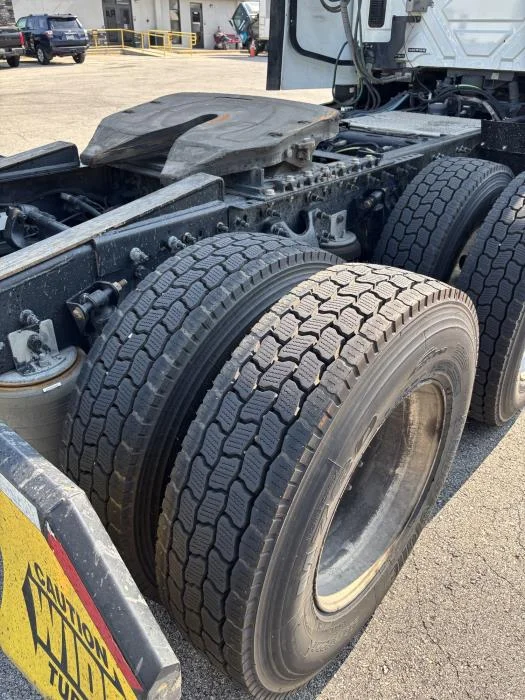 2021 International LT — photo 10