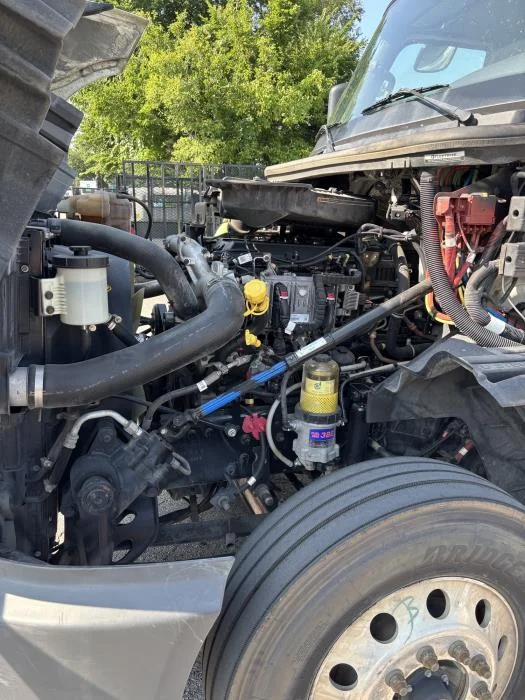 2021 International LT — photo 6
