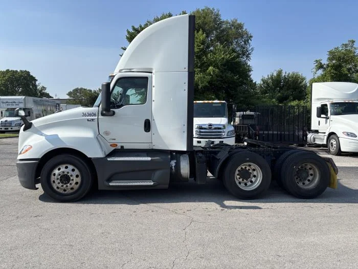 2021 International LT — photo 2