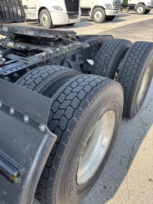 2021 International LT — photo 8