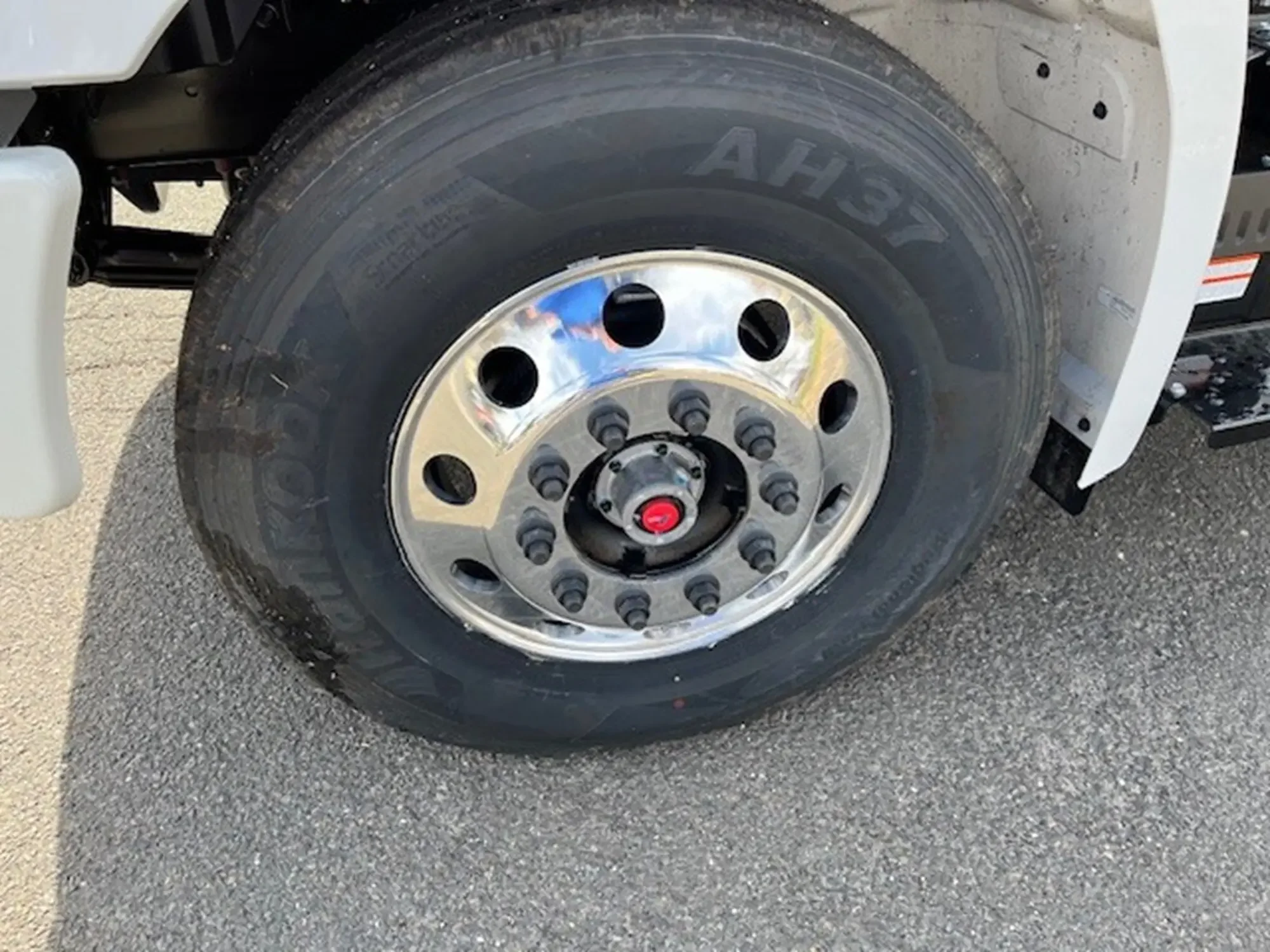 2026 Hino L6 - image 7