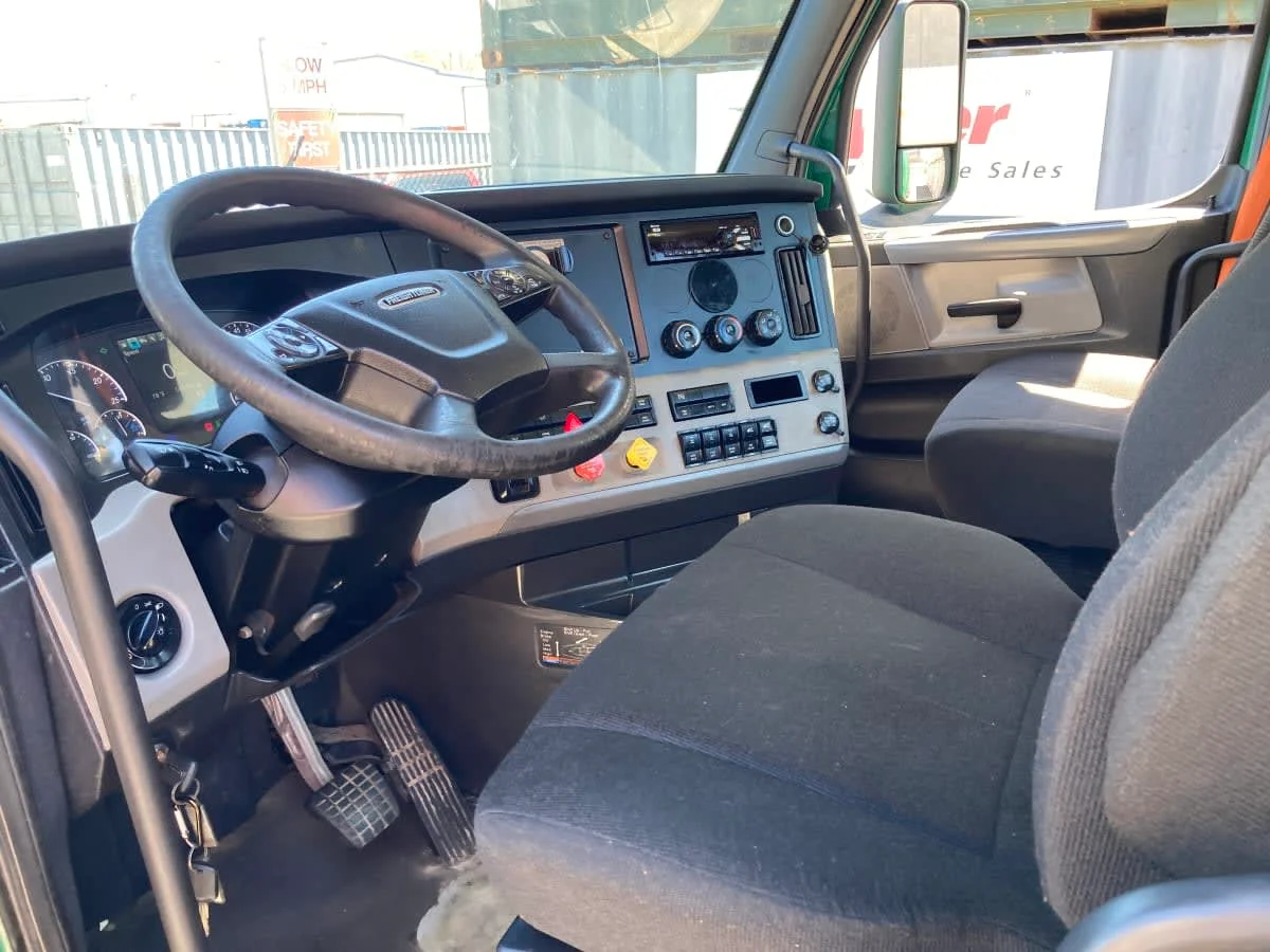 2019 Freightliner Cascadia in Springfield, MA — photo 11