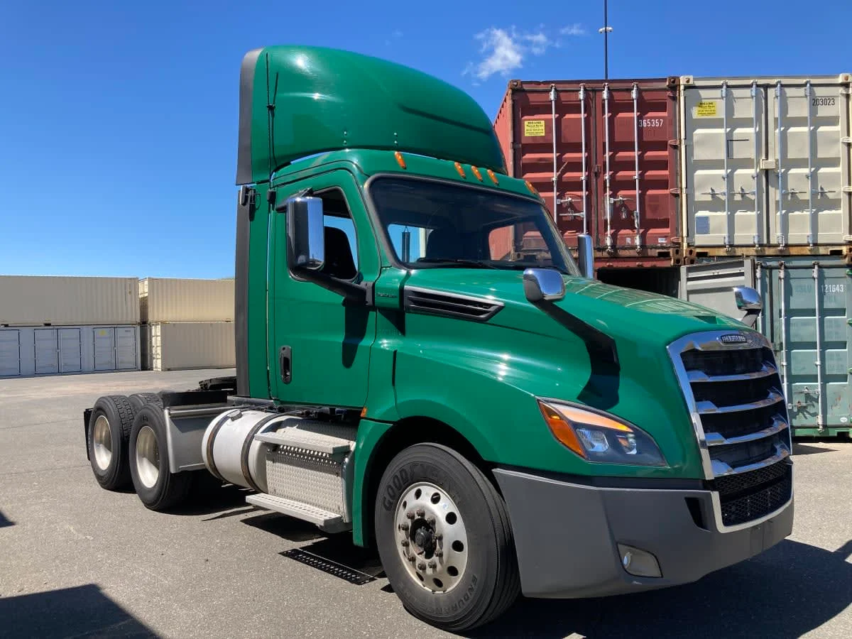 2019 Freightliner Cascadia in Springfield, MA — photo 3