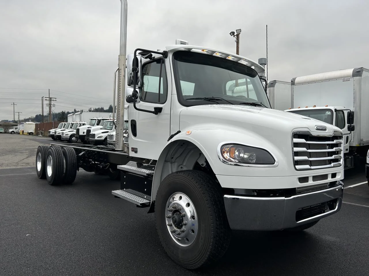 2025 Freightliner M2 106 in Olympia, WA — photo 4