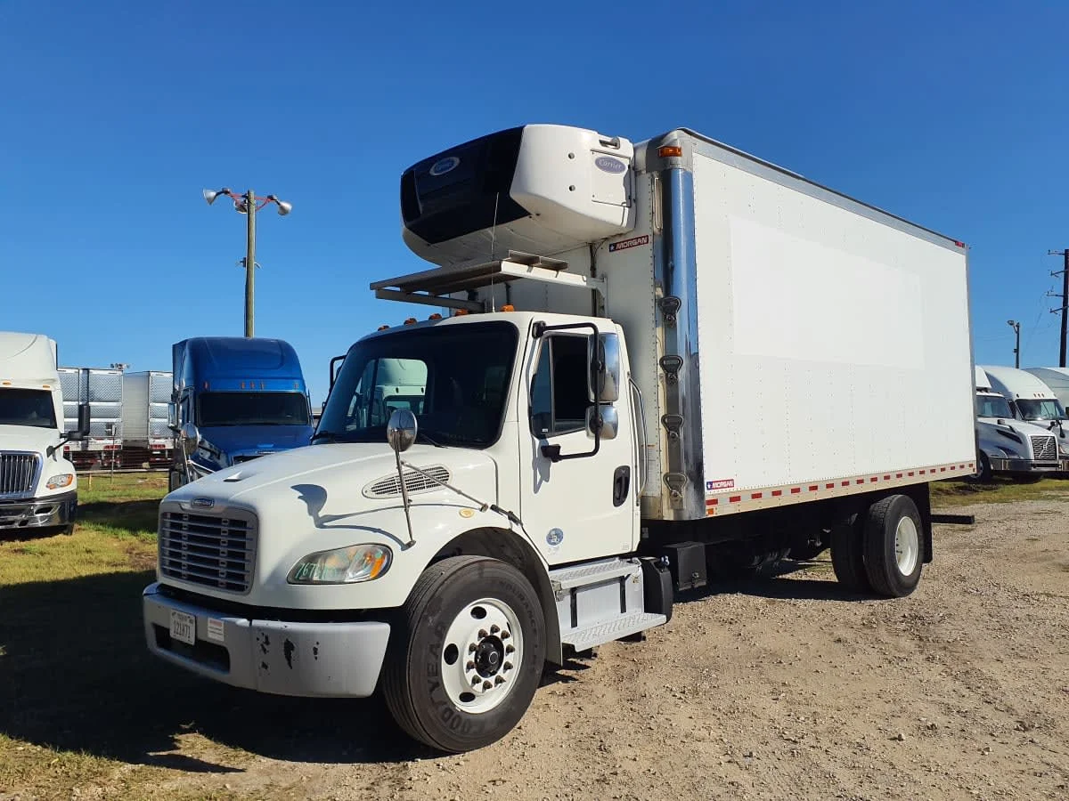 2018 Freightliner M2 106 - image 3
