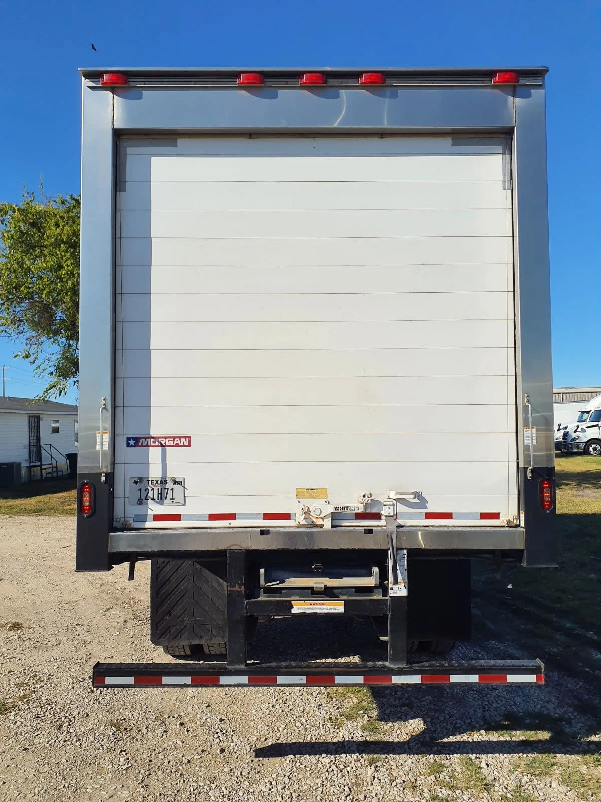 2018 Freightliner M2 106 - image 5