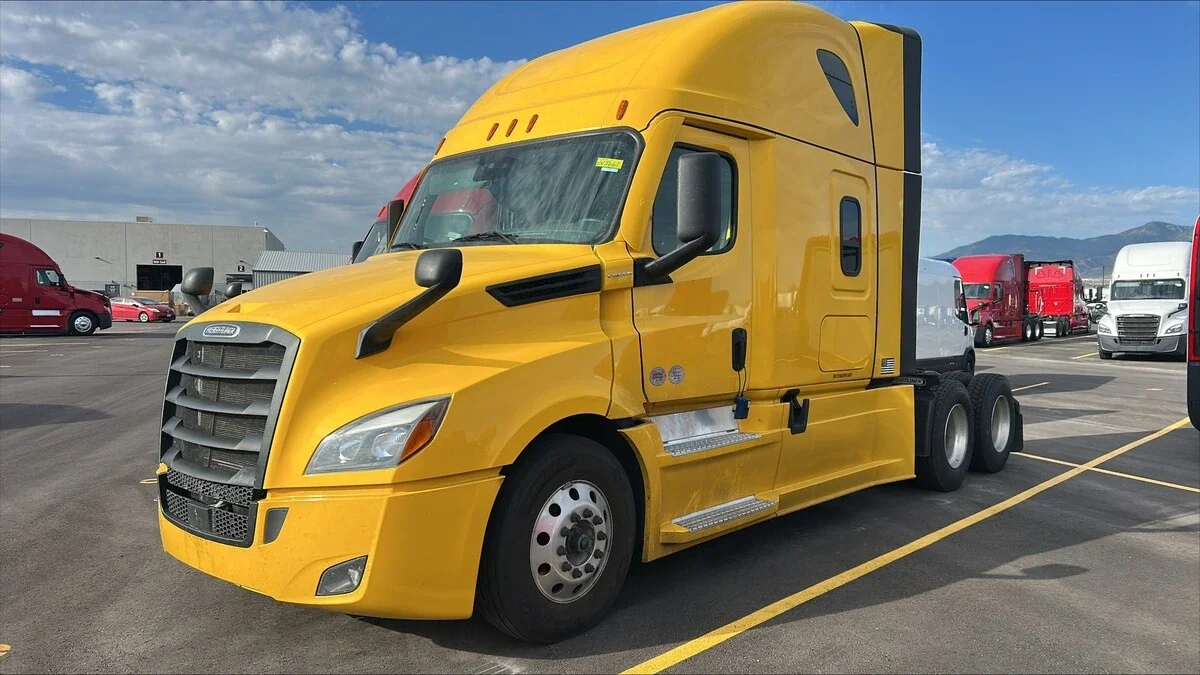 2025 Freightliner Cascadia