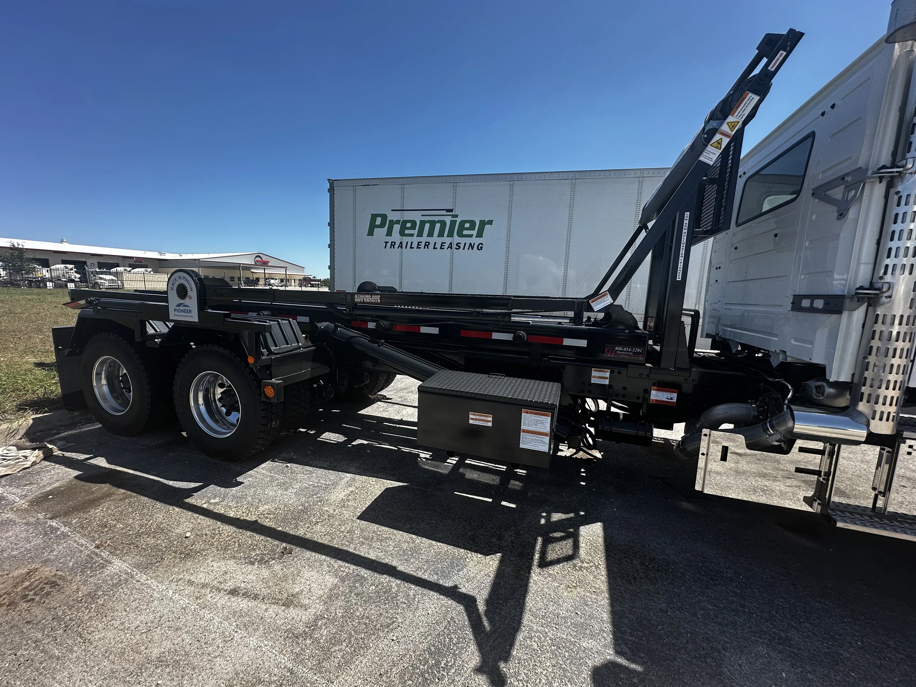 2026 Volvo VHD 300 in Austin, TX — photo 4