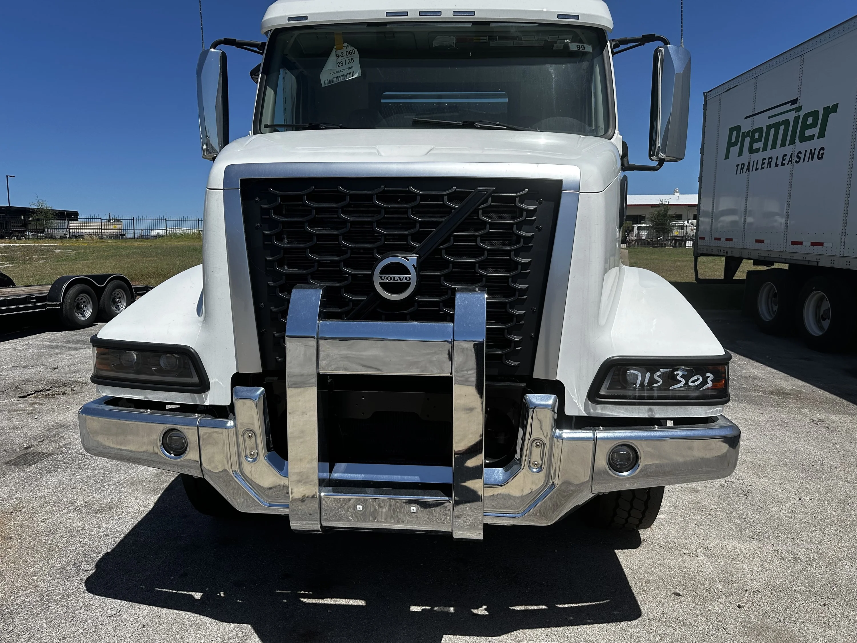 2026 Volvo VHD 300 in Austin, TX — photo 3