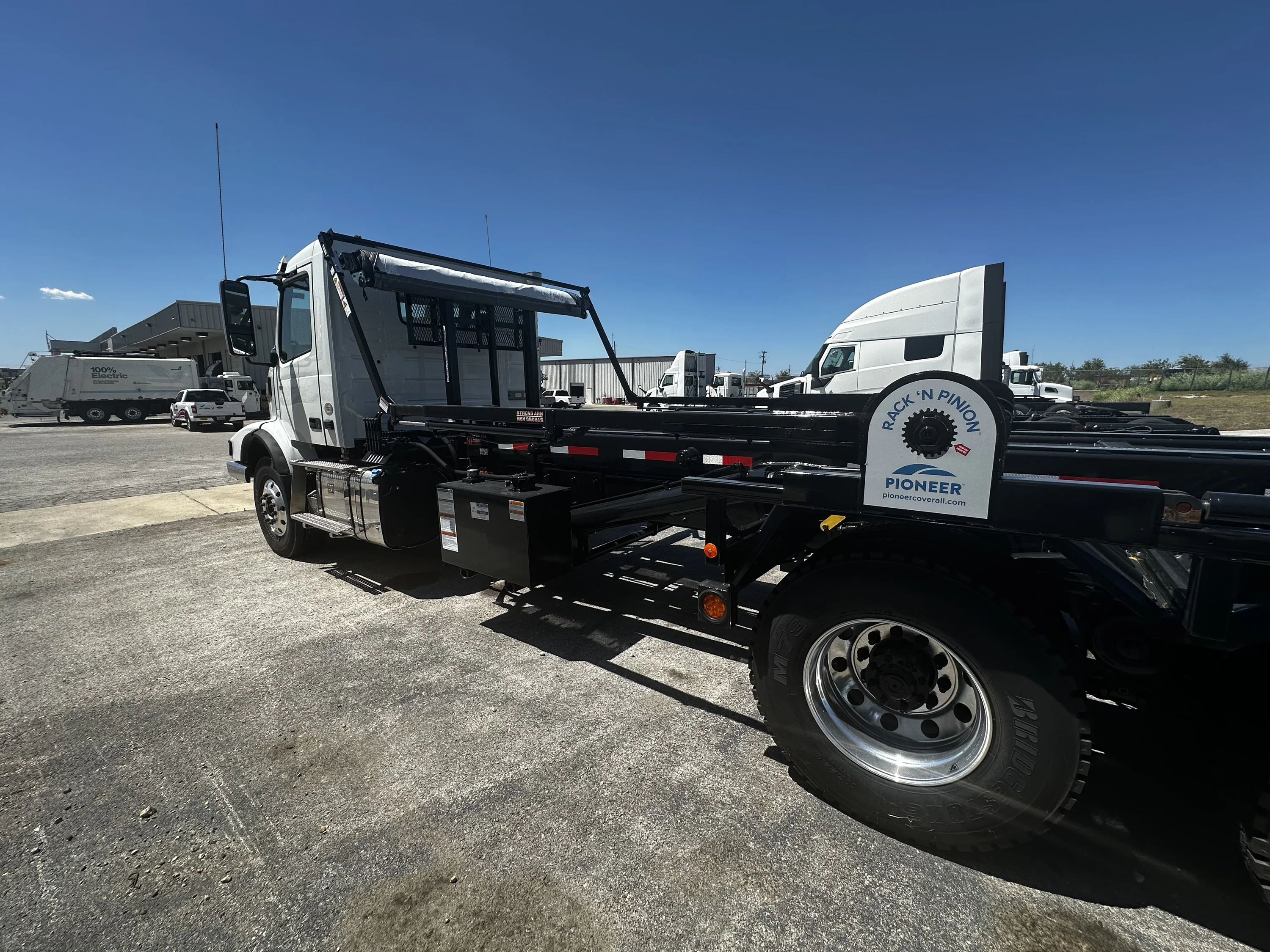 2026 Volvo VHD 300 in Austin, TX — photo 7