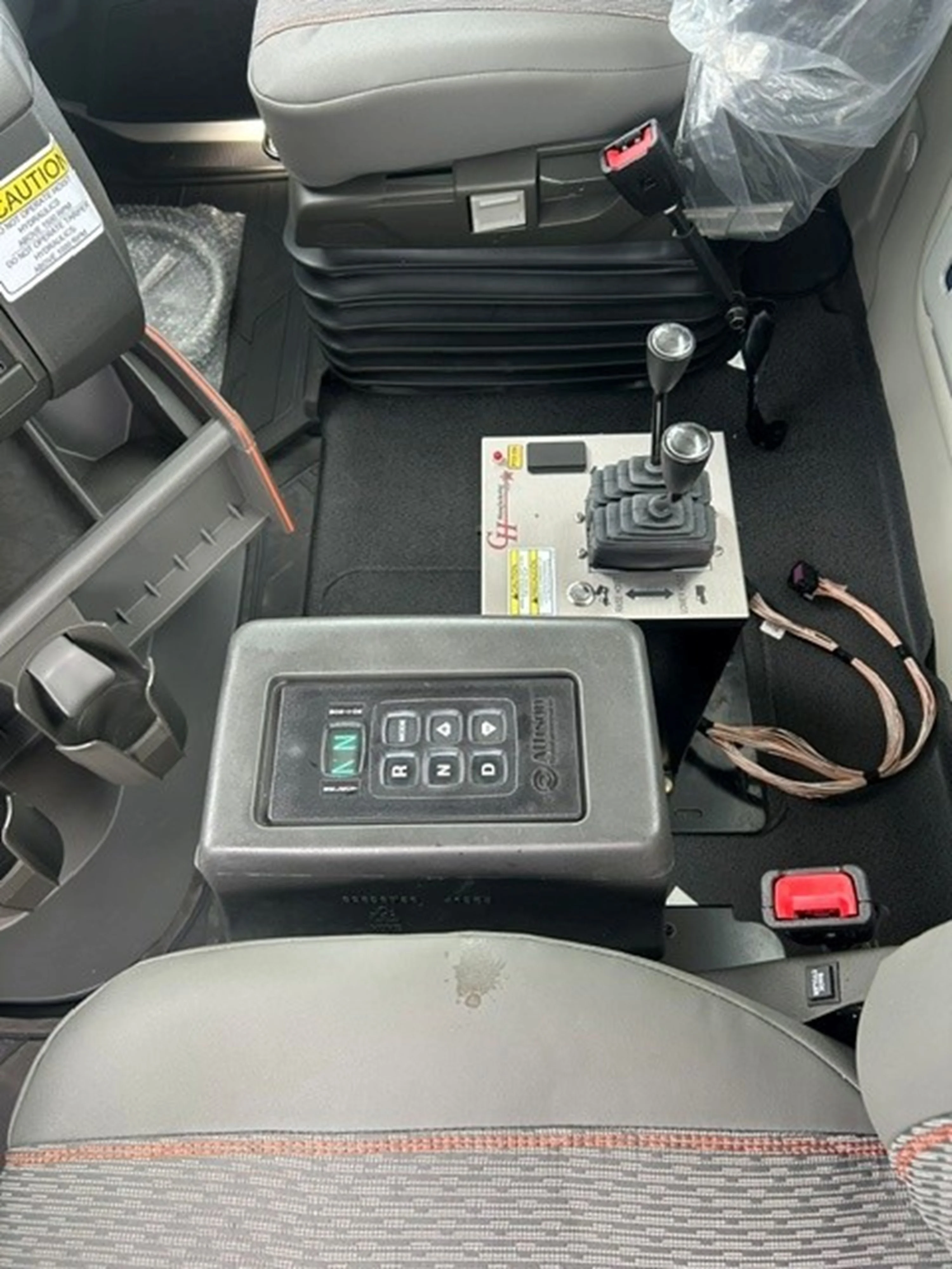 2026 Volvo VHD 300 in Austin, TX — photo 18