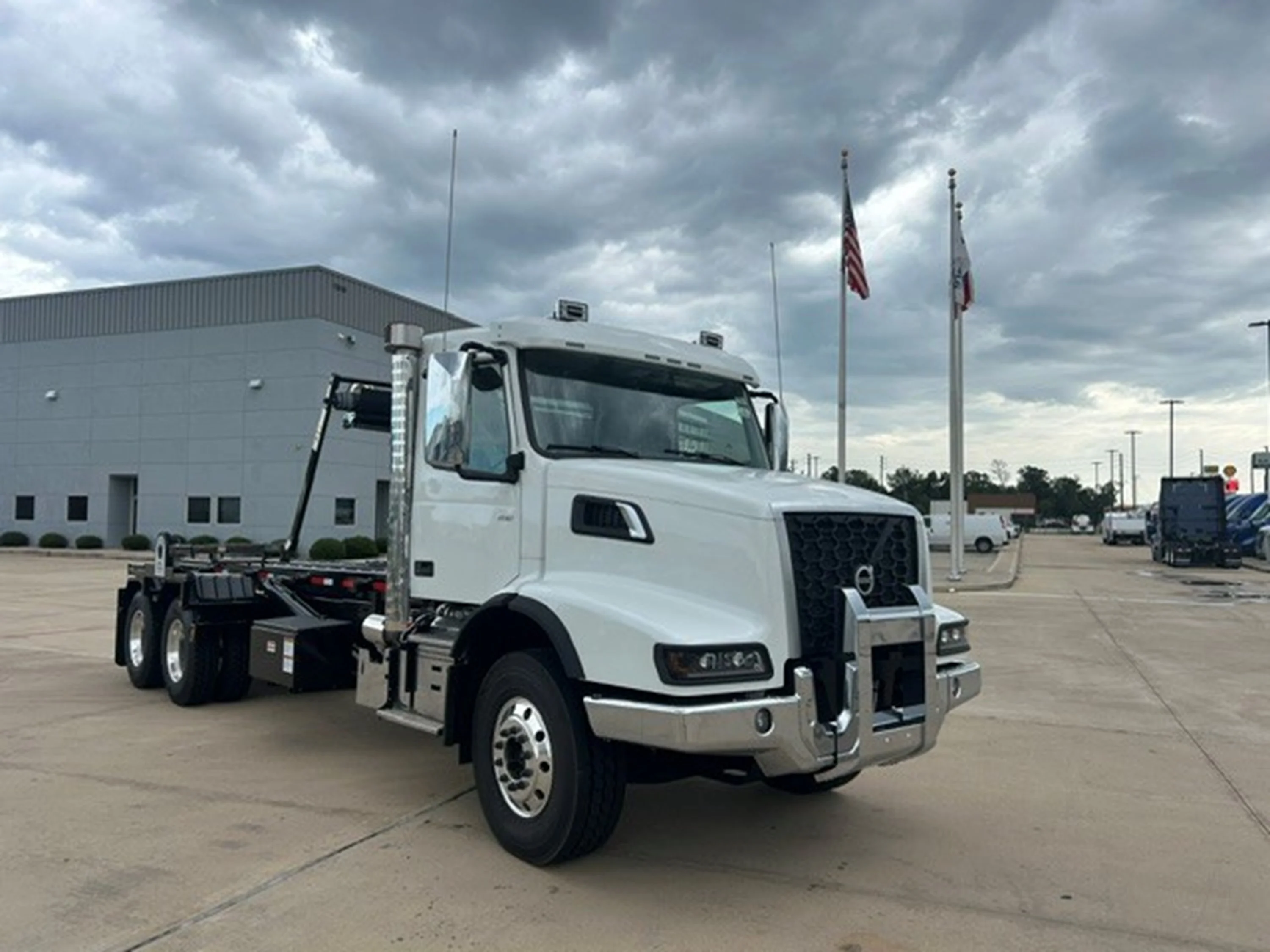 2026 Volvo VHD 300 in Austin, TX — photo 9