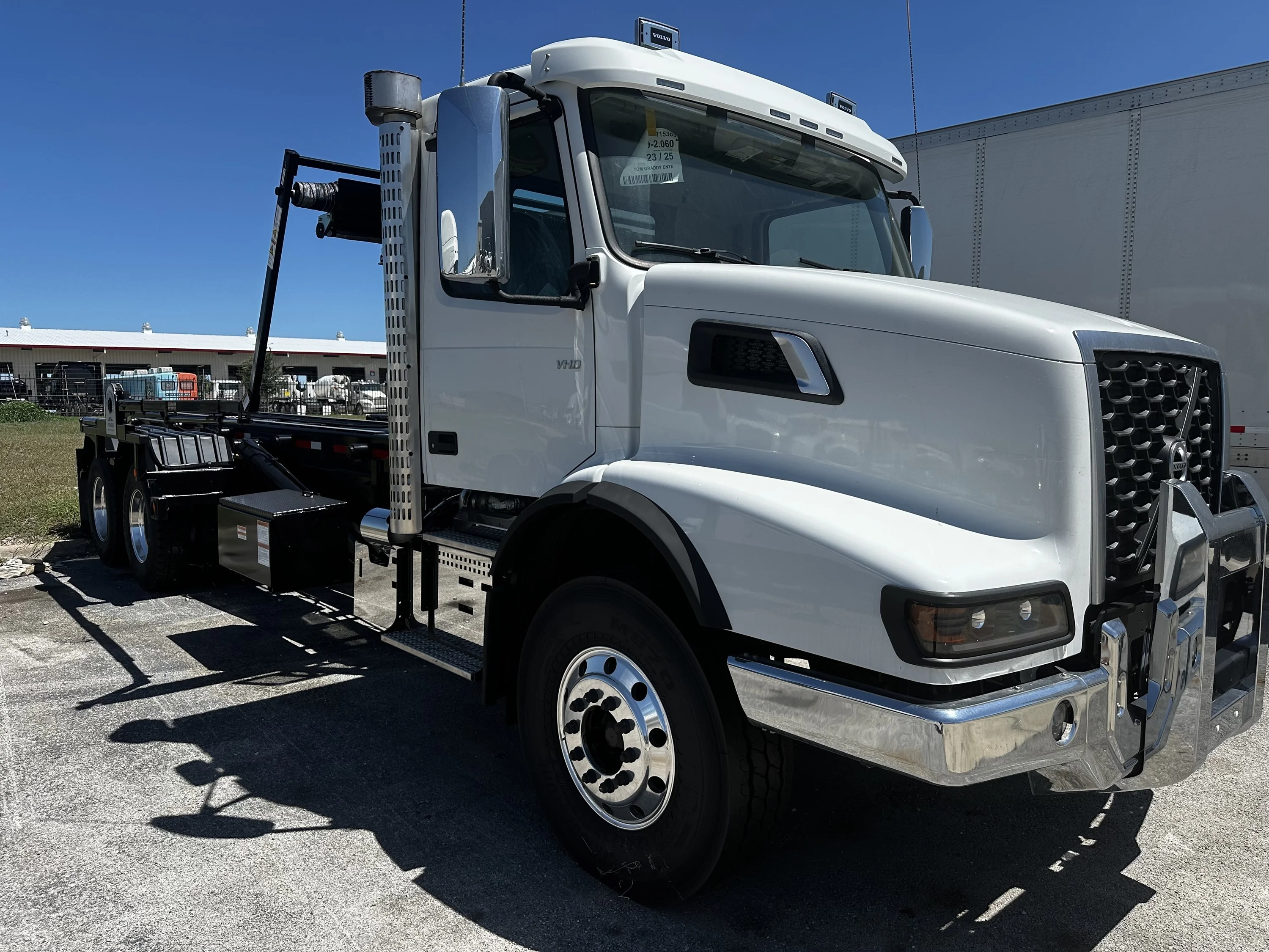 2026 Volvo VHD 300 in Austin, TX — photo 2