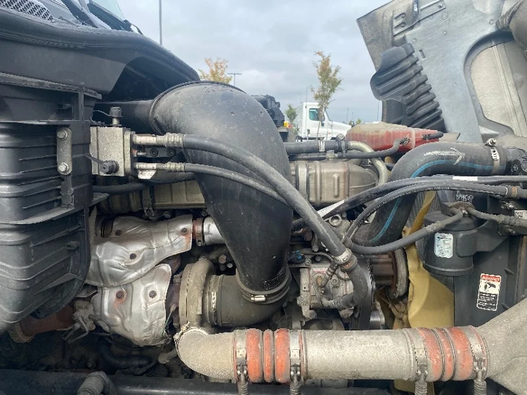 2016 Freightliner Cascadia in Everett, WA — photo 10