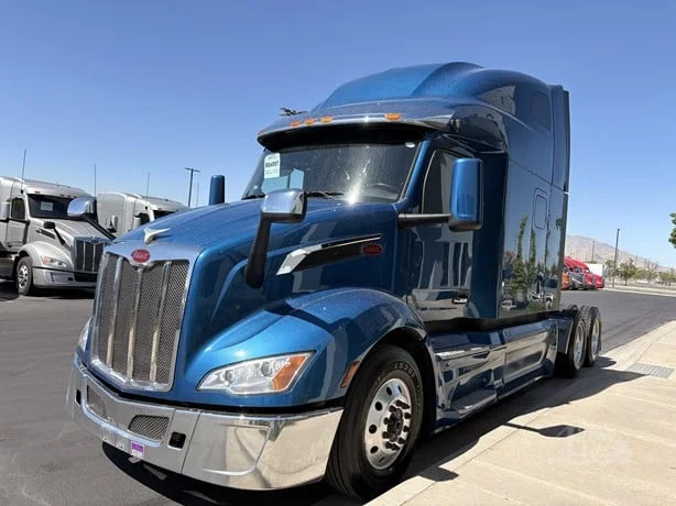 2023 Peterbilt 579 in Salt Lake City, UT — photo 5
