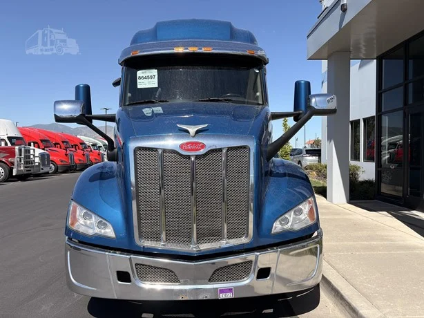 2023 Peterbilt 579 in Salt Lake City, UT — photo 2