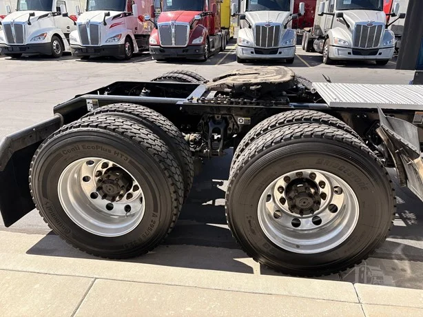 2023 Peterbilt 579 in Salt Lake City, UT — photo 10