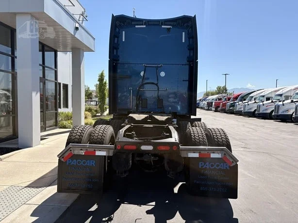 2023 Peterbilt 579 in Salt Lake City, UT — photo 4