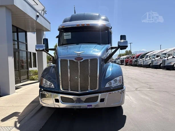 2023 Peterbilt 579 in Salt Lake City, UT — photo 7