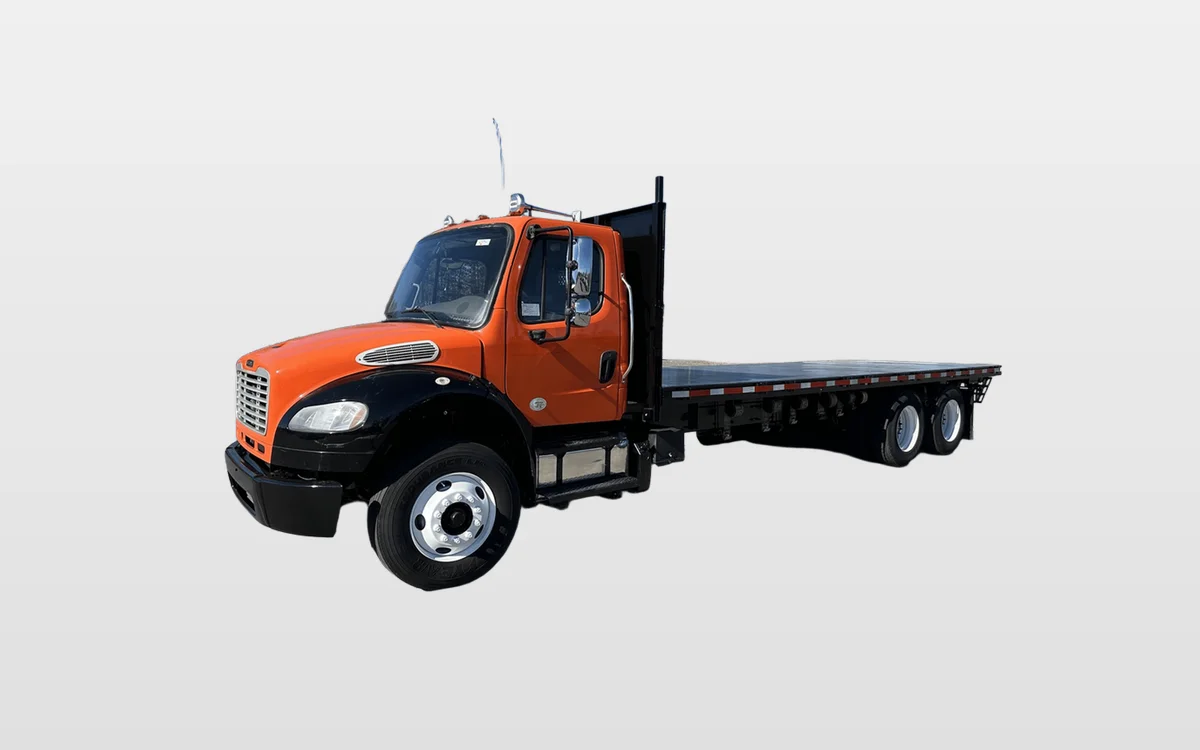2018 Freightliner M2 106 - image 1
