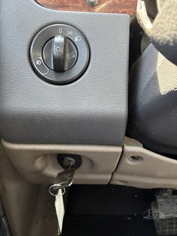 2015 Freightliner Cascadia - image 36