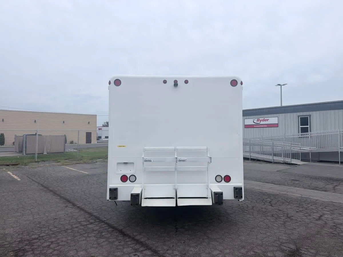 2019 Freightliner M2 106 in Syracuse, NY — photo 5