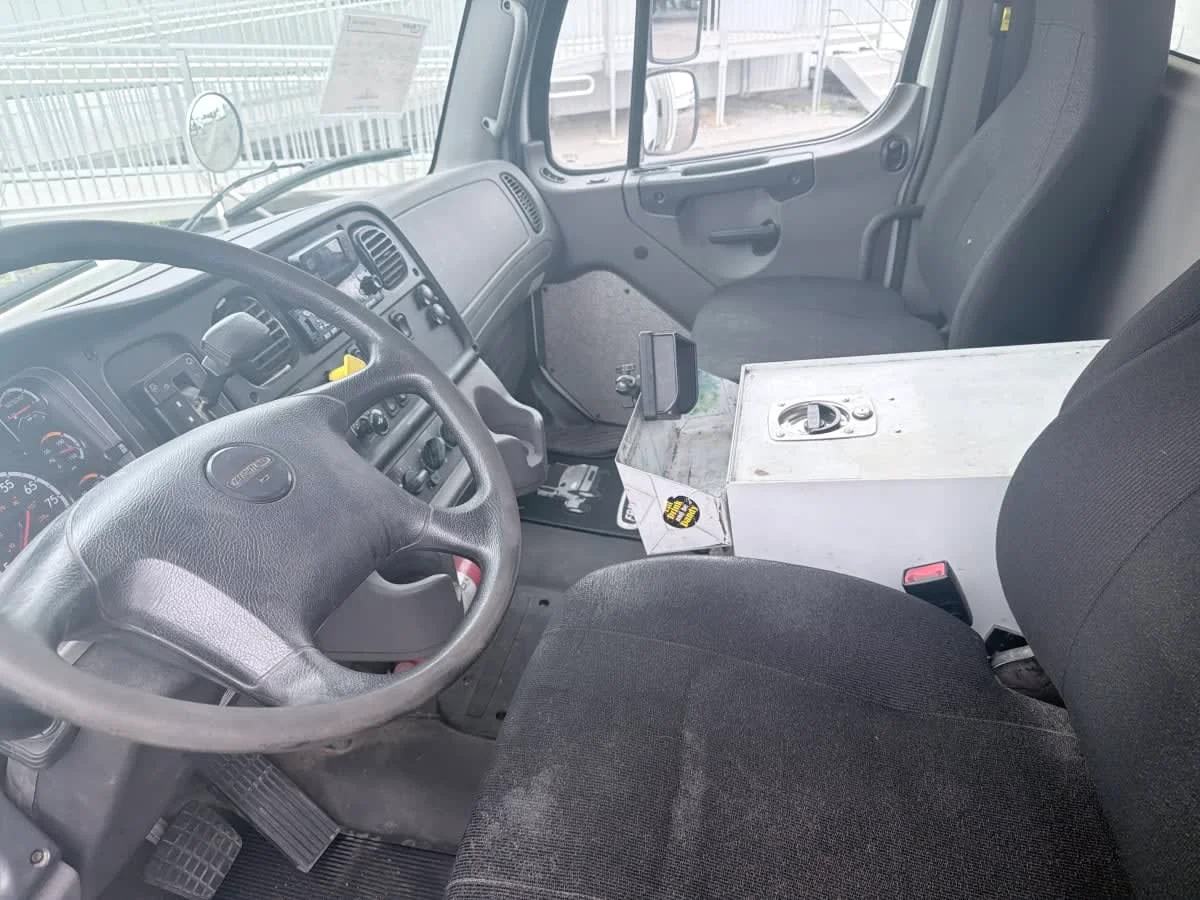 2019 Freightliner M2 106 in Syracuse, NY — photo 7