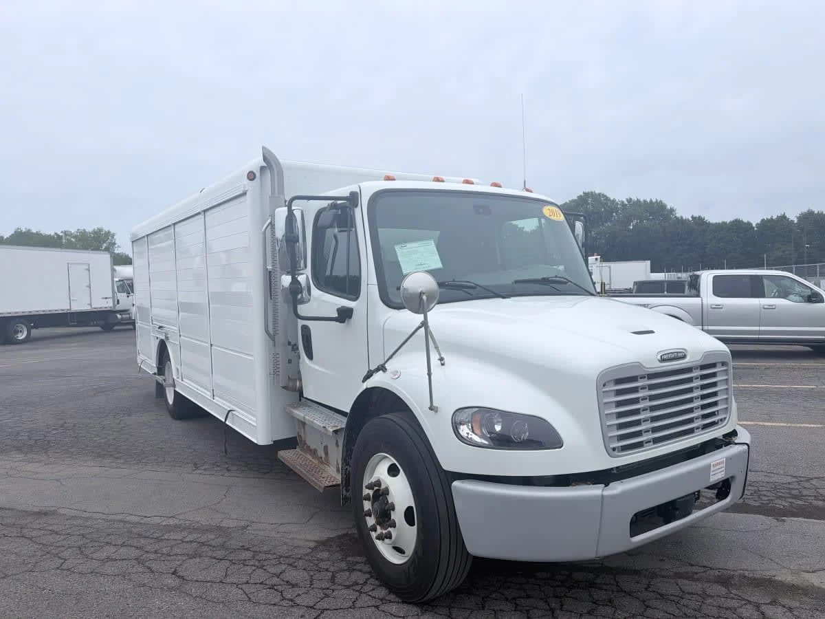 2019 Freightliner M2 106 in Syracuse, NY — photo 3