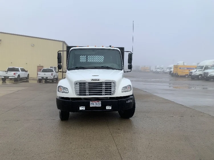 2019 Freightliner M2 106 in East Liberty, OH — photo 2