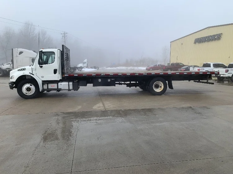 2019 Freightliner M2 106 in East Liberty, OH — photo 4