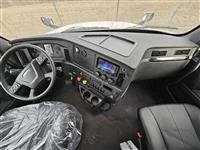 2025 Freightliner Cascadia in Sioux Falls, SD — photo 9