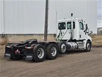 2025 Freightliner Cascadia in Sioux Falls, SD — photo 2