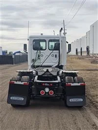 2025 Freightliner Cascadia in Sioux Falls, SD — photo 6