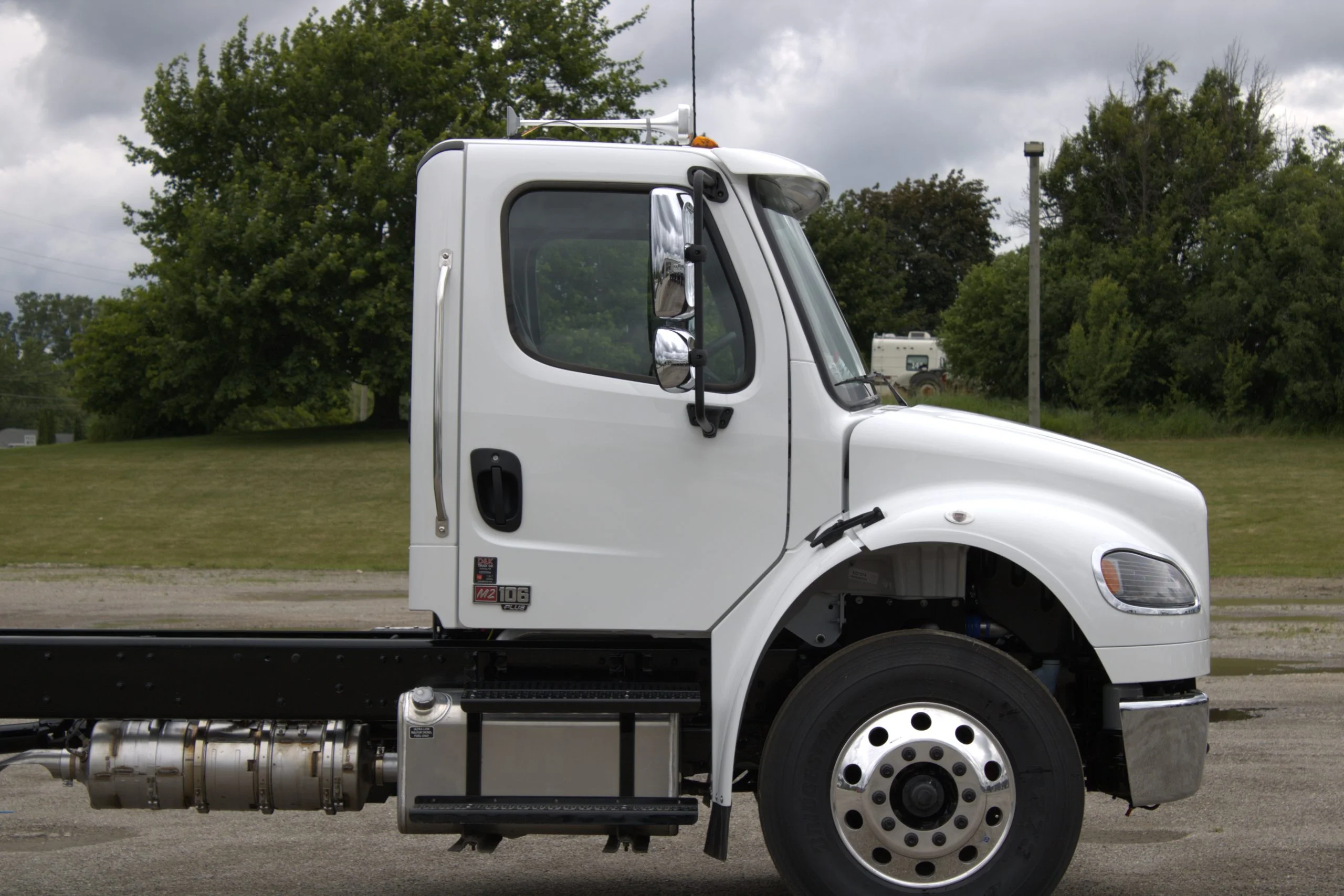 2027 Freightliner eM2 — photo 5