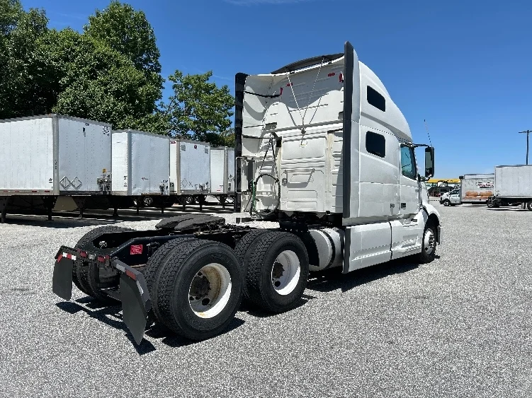 2023 Volvo VNL 760 in Greensboro, NC — photo 7