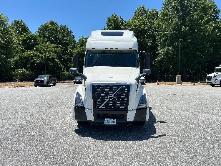 2023 Volvo VNL 760 in Greensboro, NC — photo 2