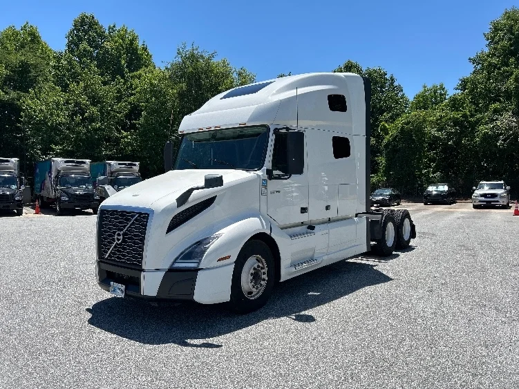 2023 Volvo VNL 760 in Greensboro, NC — photo 3