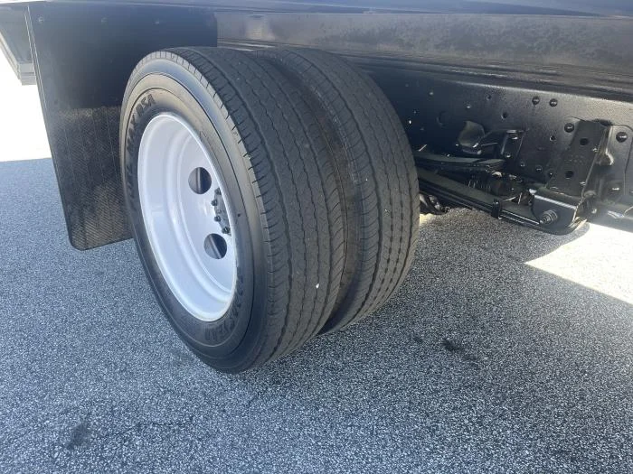 2024 Isuzu NPR - image 15