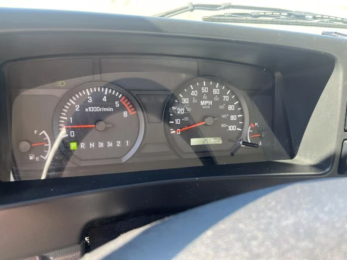 2024 Isuzu NPR - image 11